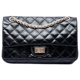 Borsa a tracolla Chanel Reissue 2.55 Accordion Flap 225 in pelle di vitello glassata trapuntata nera