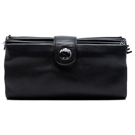 Chanel Clutch aus schwarzem Lammleder mit Globe-Emblem