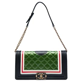 Borsa a tracolla Boy Flap Chanel Crest East West in agnello trapuntato multicolore verde