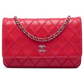 Bolso bandolera con cadena y cartera Chanel CC de piel de cordero roja con costuras wild stitch