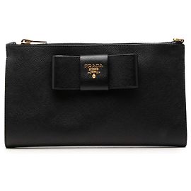 Schwarze Prada Saffiano Bow Clutch