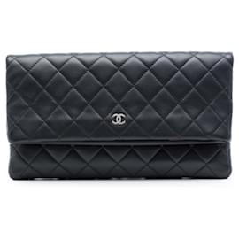 Clutch Chanel Quilted Lambskin CC Beauty nera