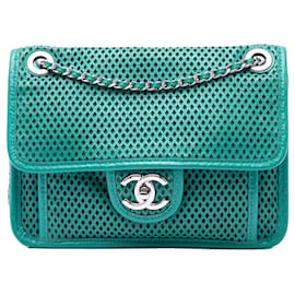 Borsa a tracolla Up In The Air in pelle di vitello traforata Chanel Small verde