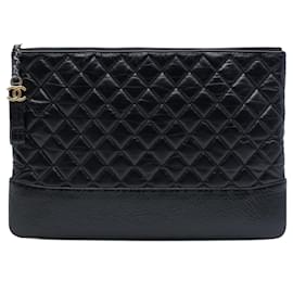 Clutch Chanel Gabrielle O Case in pelle di vitello invecchiata nera Large
