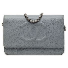 Borsa a tracolla con catena Chanel CC Caviar grigia