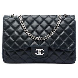 Borsa a tracolla Chanel Jumbo Classic in agnello nero con patta singola