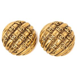 Orecchini a clip Chanel CC placcati oro con conchiglia