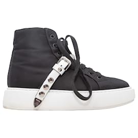 Sneakers high-top in nylon Prada bianco e nero con strap borchiato Taglia 36.5