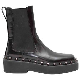 Valentino Garavani Botines negros Valentino con detalle Rockstud Talla 37