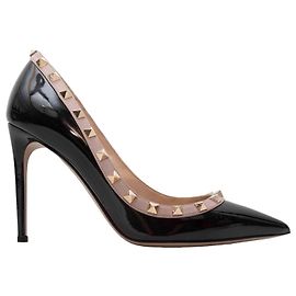 Valentino Garavani Escarpins à bouts pointus Rockstud Valentino noir et beige Taille 38