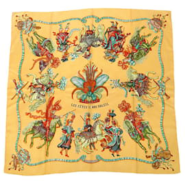 Sciarpa in seta gialla Hermès Les Fetes du Roi Soleil 90 Scarves