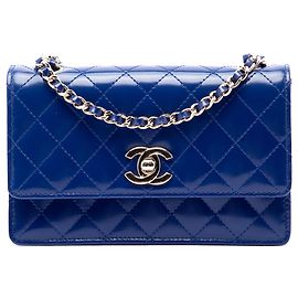 Sac bandoulière Chanel CC Single Flap matelassé en cuir verni bleu
