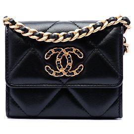 Chanel 19 gesteppte Lammhaut Münzbeutel mit Kette in Schwarz als Crossbody-Tasche