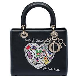 Borsa Lady Dior Medium in pelle di vitello nera con motivo cuore Niki De Saint Phalle