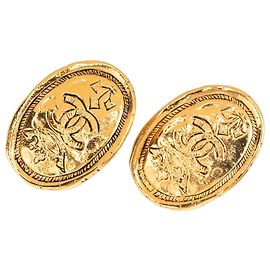Gold Chanel CC Gold Plated Crown Oval Clip On Ohrringe Gold