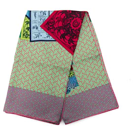 Écharpe en soie verte Hermès A Cheval Sur Mon Carre Foulards