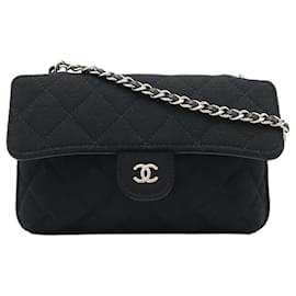 Bolso tote plegable Chanel en lona graffiti negro con solapa de jersey