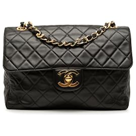 Borsa a tracolla Chanel Jumbo XL Classic in agnello nero