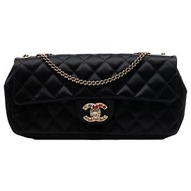 Borsa a tracolla Chanel Quilted Satin Precious Jewel East West Nera