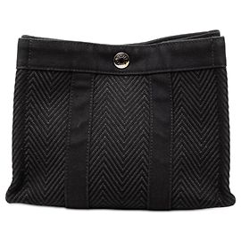Hermès Fourre Tout Pouch aus schwarzem Chevron-Canvas