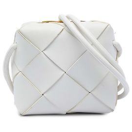 Sac bandoulière mini en agneau tressé Intrecciato blanc Bottega Veneta