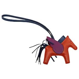 Charm de sac Rodeo Pegase Hermès Orange en agneau Milo et Swift Grigri Porte-clés PM