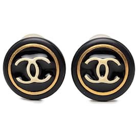 Orecchini a clip Chanel CC in resina nera e bottoni placcati oro
