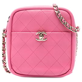 Borsa a tracolla fotocamera Chanel in pelle di capra trapuntata rosa Casual Trip North South