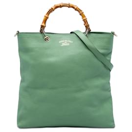 Borsa shopper Gucci Tall in pelle di vitello verde con manico in bambù