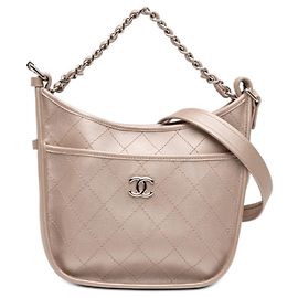Borsa Hobo Jungle Stroll in pelle di vitello metallizzata trapuntata Chanel Small Rosa