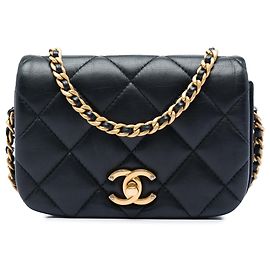 Chanel Mini Quilted Calfskin Nailed CC Flap Crossbody Bag in Schwarz