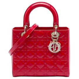 Borsa Lady Dior Medium in vernice cannage rosso