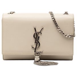 Bolso bandolera Kate Tassel Monogram en grain de poudre marrón Saint Laurent