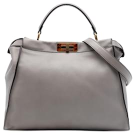 Fendi Large Peekaboo Satchel aus Kalbsleder in Grau