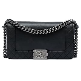 Borsa a tracolla Chanel Old Medium Lambskin Boy Reverso Flap Crossbody Bag nera