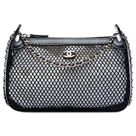 Clutch Chanel CC in mesh e agnello lucido con borsa a tracolla con catena nera