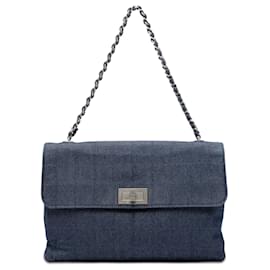 Borsa a tracolla Chanel Chocolate Bar Denim Reissue 2.55 Flap Blu