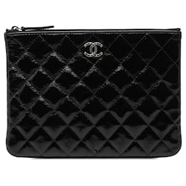 Clutch Chanel Small Quilted Crinkled Patent O Case Black