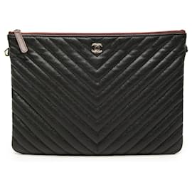 Clutch Chanel Medium CC Chevron Caviar O Case Black