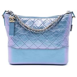 Chanel Gabrielle Hobo Crossbody Tasche Blau Medium Gestepptes Lambskin und Calfskin Irisierend