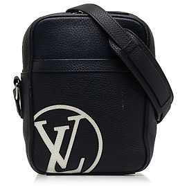 Louis Vuitton Taurillon Danube LV Circle PM blu