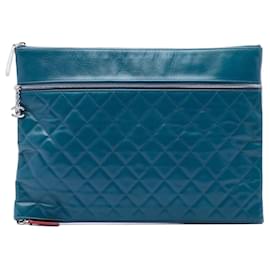 Clutch Multi Zip in agnello trapuntato CC blu Chanel