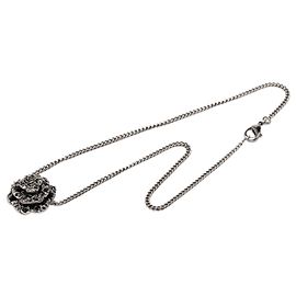 Collana con pendente Camellia in ottone e strass CC Chanel argento