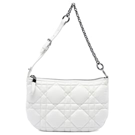 Weiße Dior Caro Tulip Macrocannage Dior Tasche aus Kalbsleder