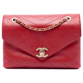 Sac bandoulière Chanel Small CC Chevron en cuir de veau rouge