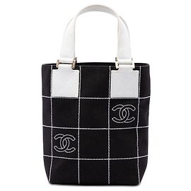 Tote in tela Chocolate Bar con piccolo CC Chanel nero