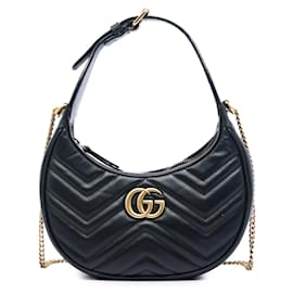 Borsa mezzaluna Gucci Mini GG Marmont Matelasse in pelle di vitello nera