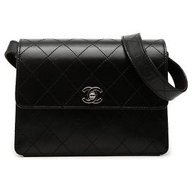 Chanel CC gesteppte Lammfell Schultertasche in Schwarz