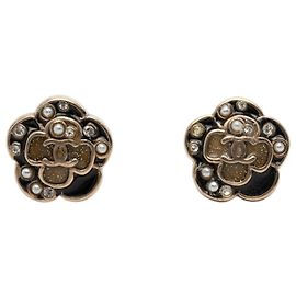 Orecchini a fiore in smalto nero Chanel CC in ottone, perle finte e strass