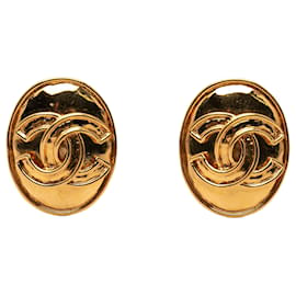 Orecchini a clip ovali Chanel CC placcati oro